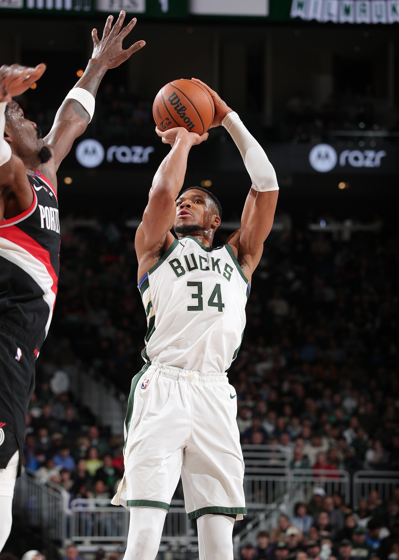 开云体育网页版入口-关于活塞惊险击败开拓者，鹈鹕力克雄鹿的信息