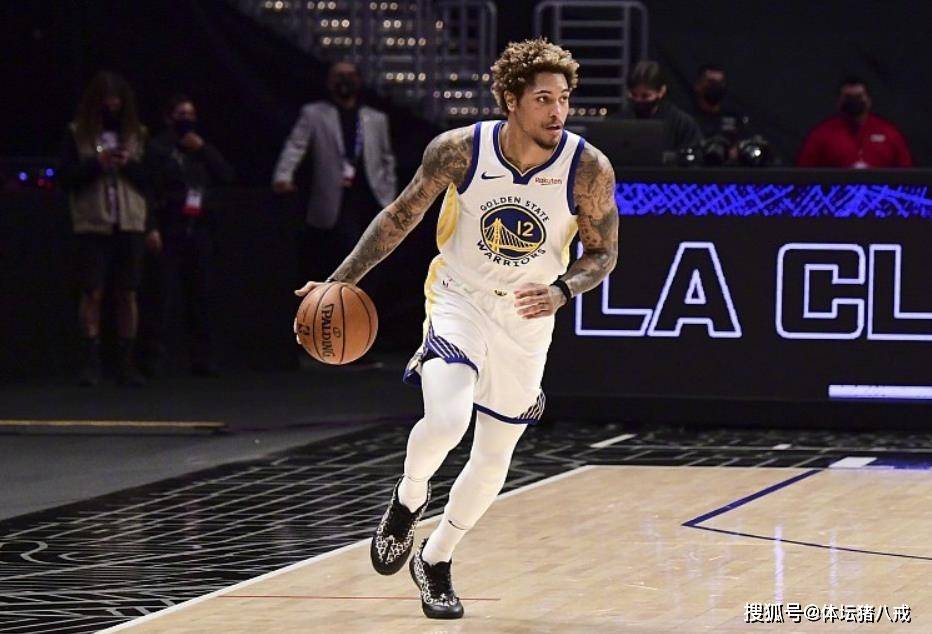 关于沙尔克未能取胜,球队排名继续下滑的信息 关于沙尔克未能取胜,球队排名继续下滑的信息